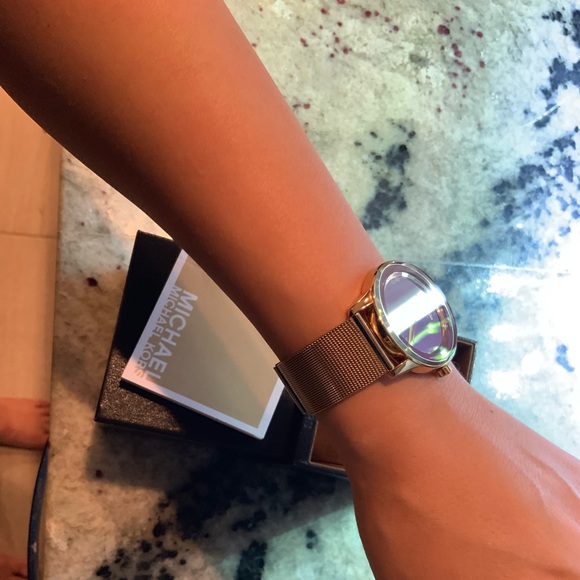 Michael Kors Gold tone stainless steel Watch NEW